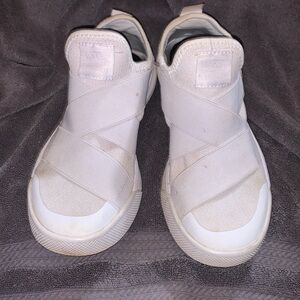 All white Van Sneakers ☑️